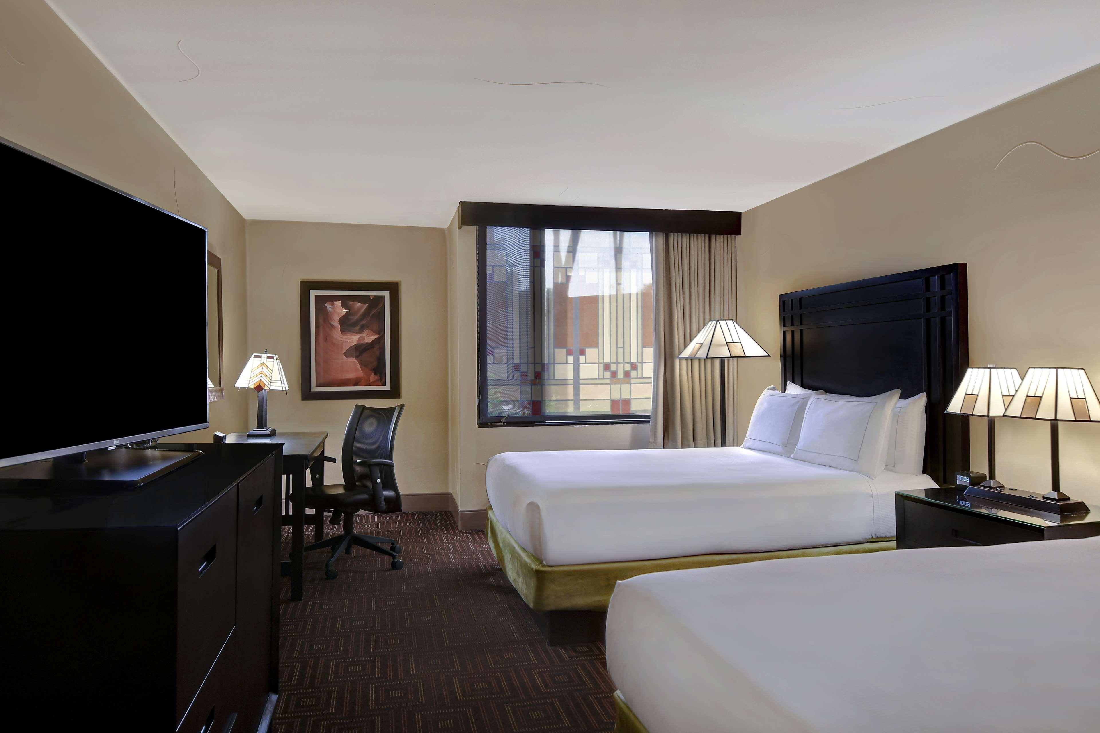 Doubletree By Hilton Phoenix- Tempe Exterior photo