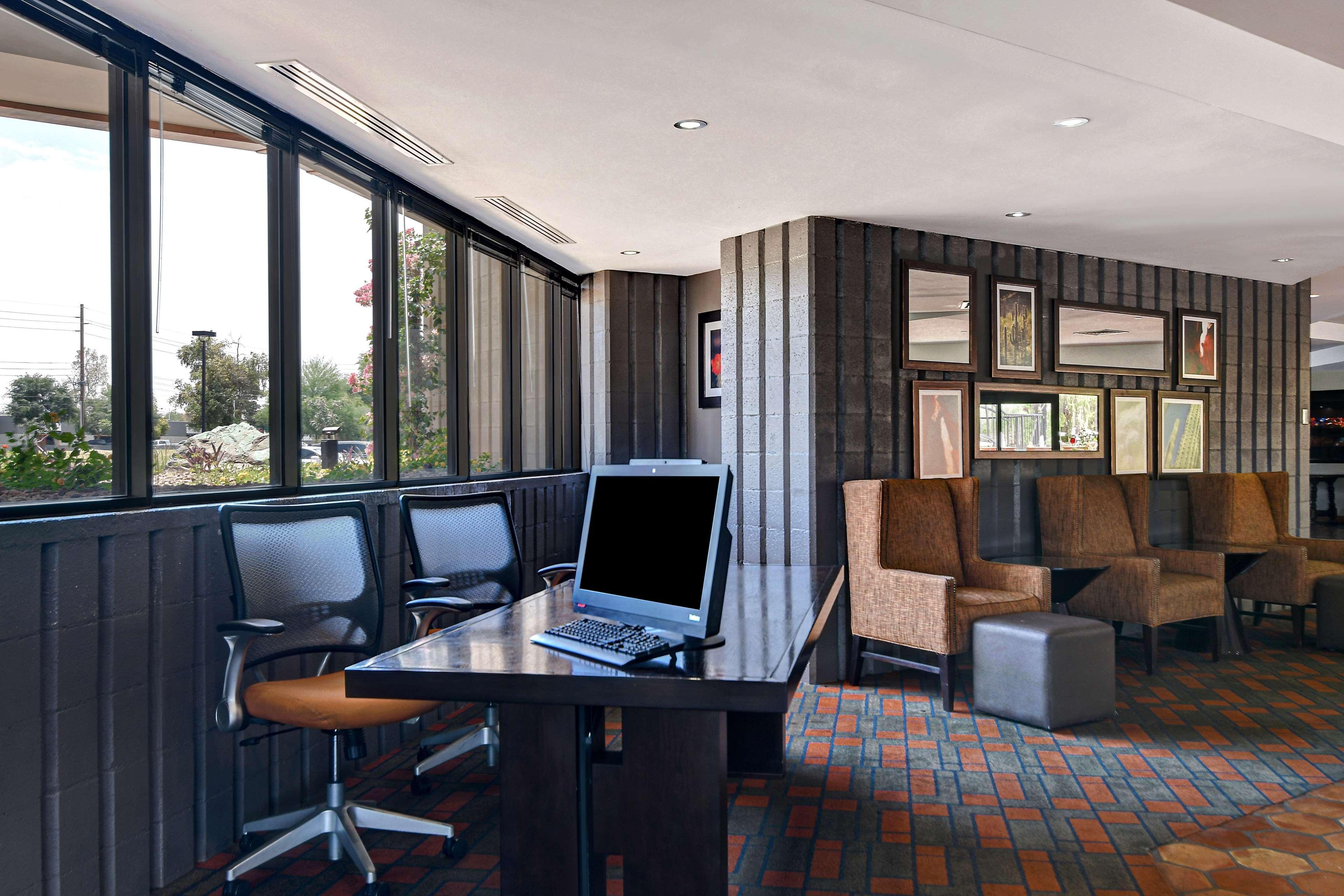 Doubletree By Hilton Phoenix- Tempe Exterior photo