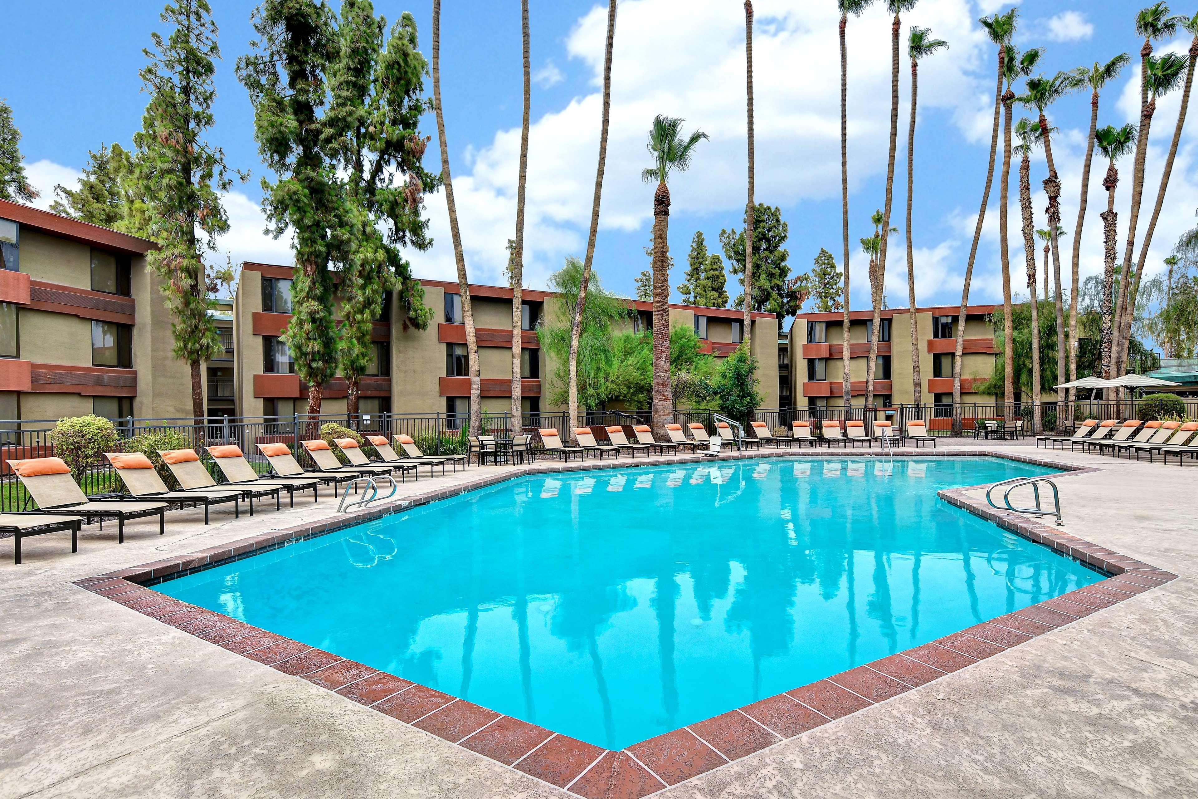 Doubletree By Hilton Phoenix- Tempe Exterior photo