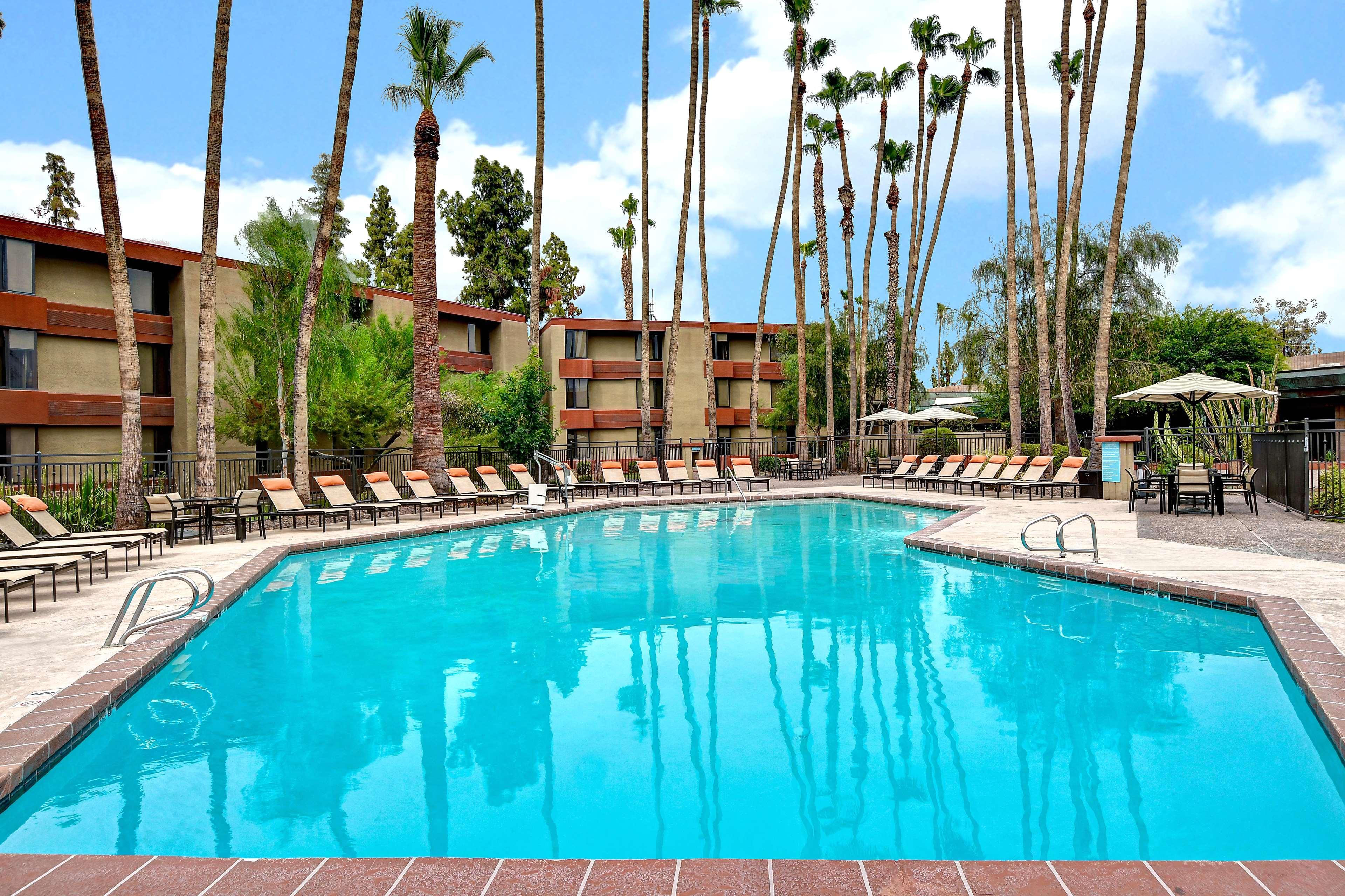 Doubletree By Hilton Phoenix- Tempe Exterior photo