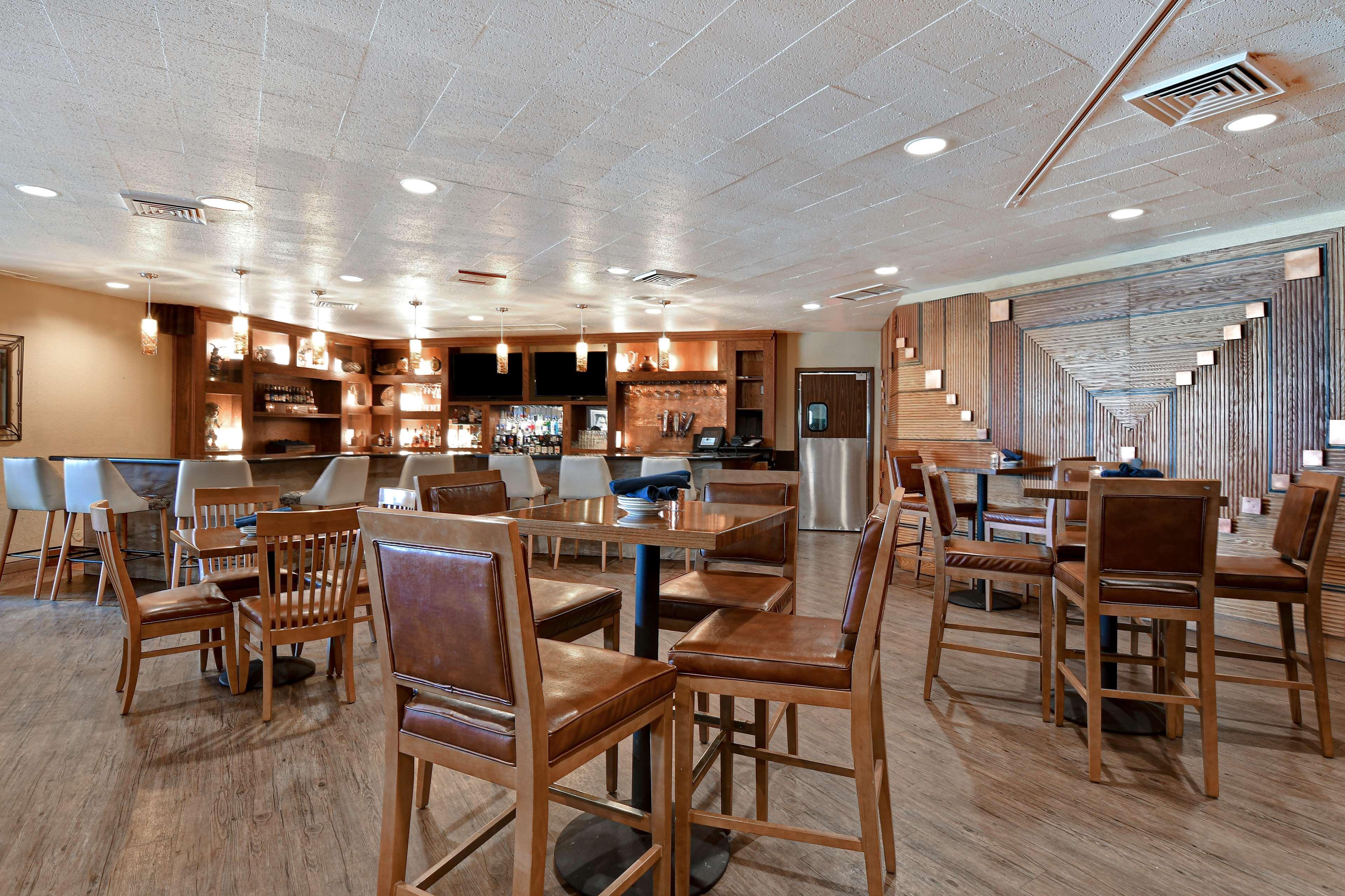 Doubletree By Hilton Phoenix- Tempe Exterior photo