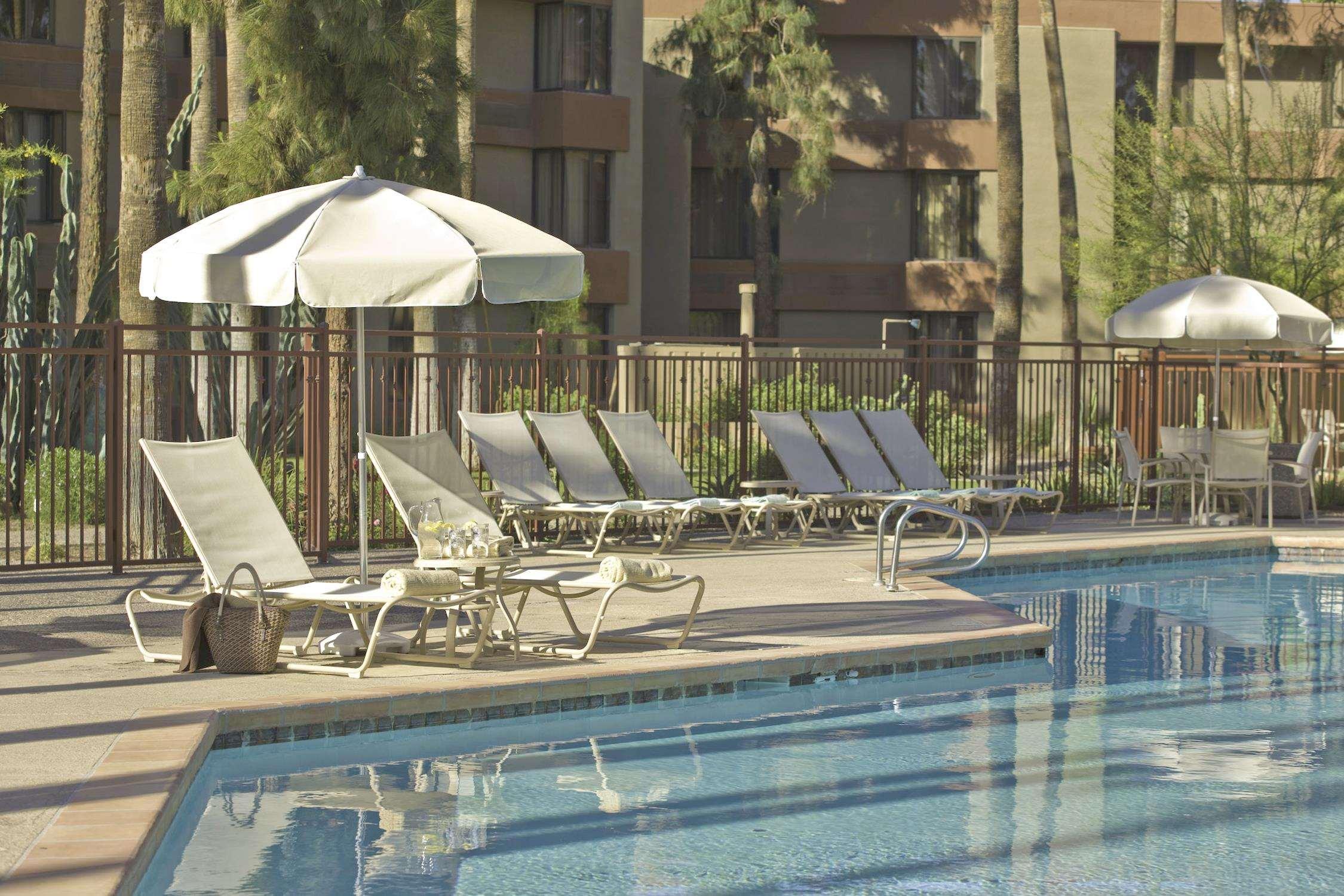 Doubletree By Hilton Phoenix- Tempe Exterior photo
