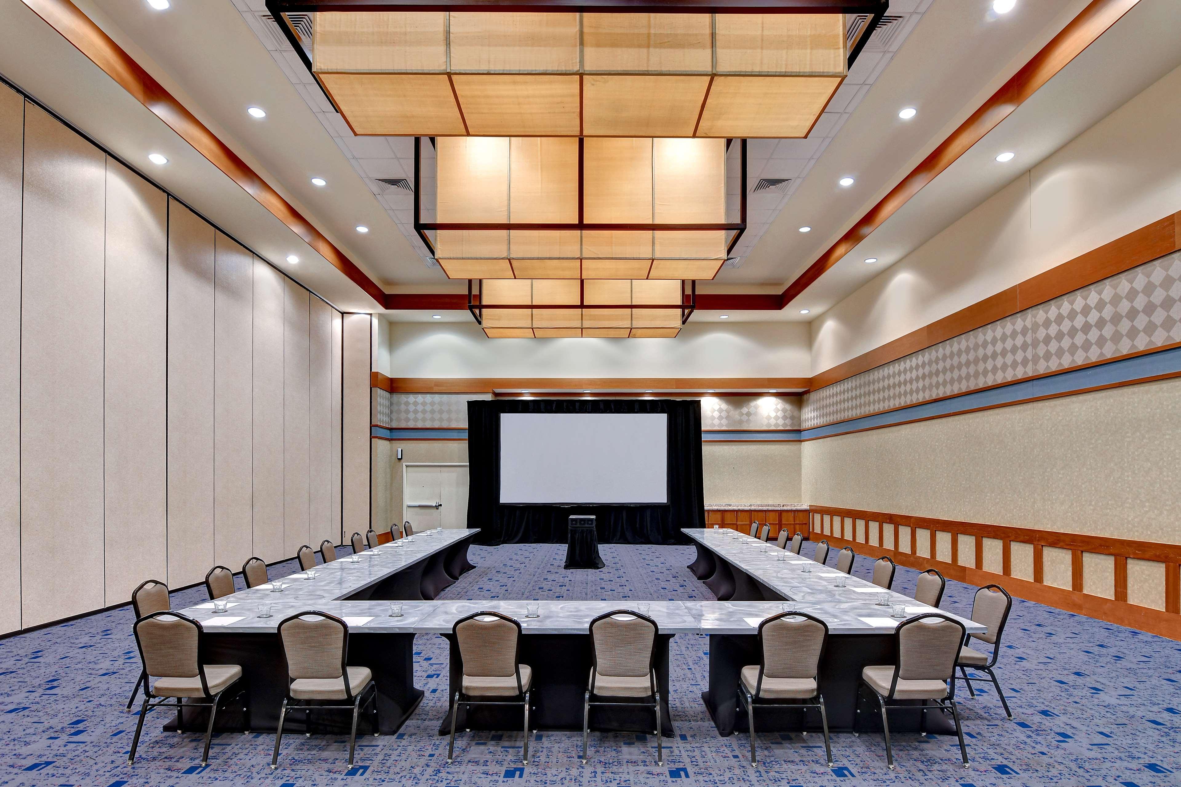 Doubletree By Hilton Phoenix- Tempe Exterior photo