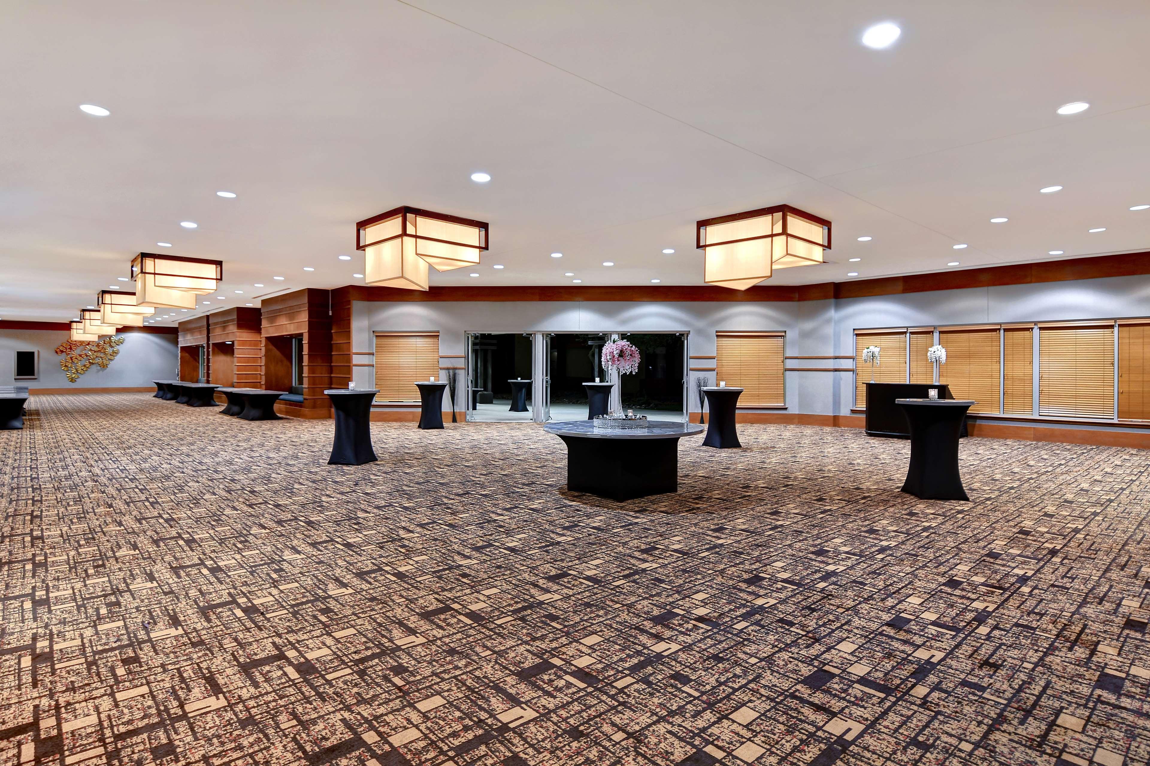Doubletree By Hilton Phoenix- Tempe Exterior photo
