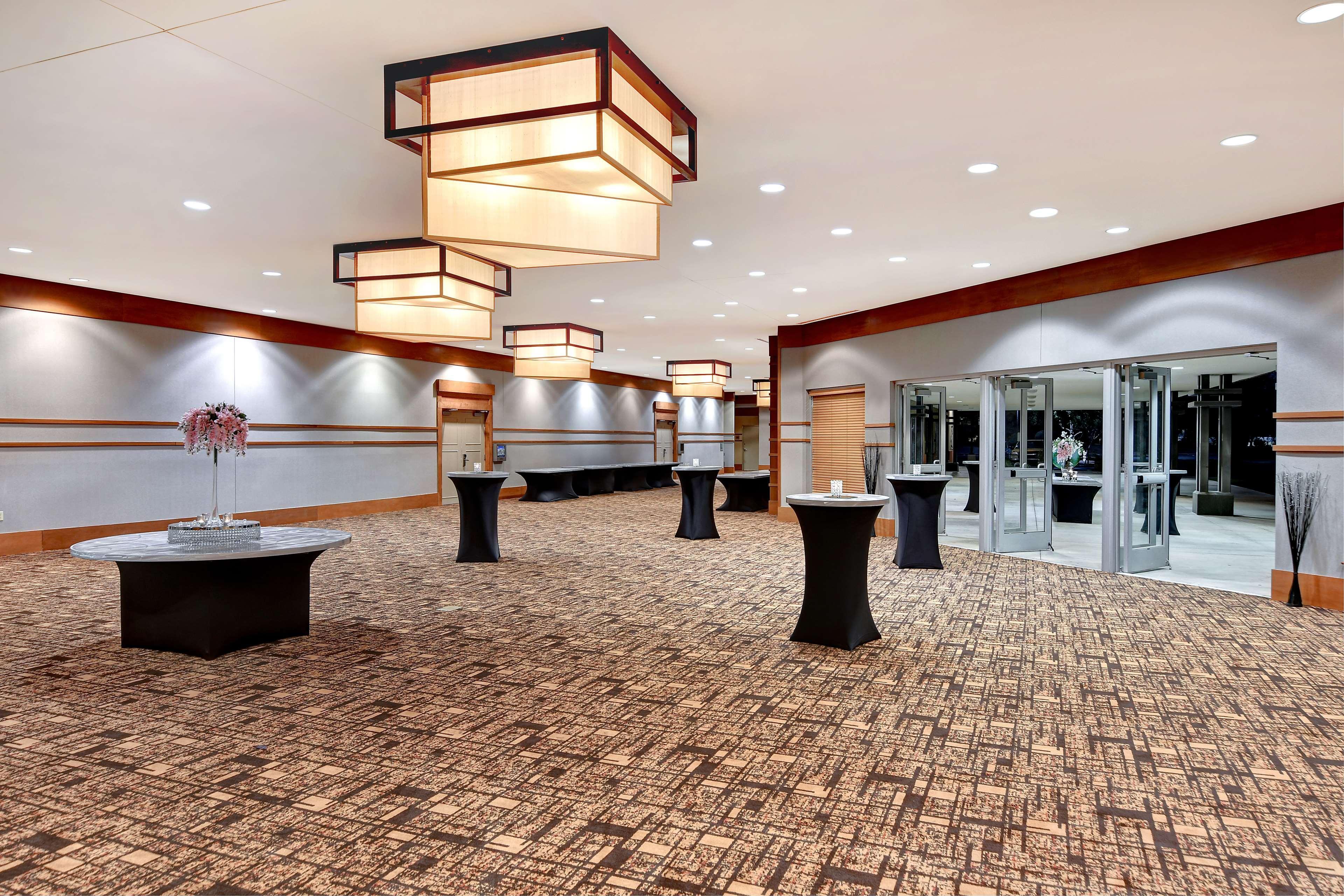 Doubletree By Hilton Phoenix- Tempe Exterior photo