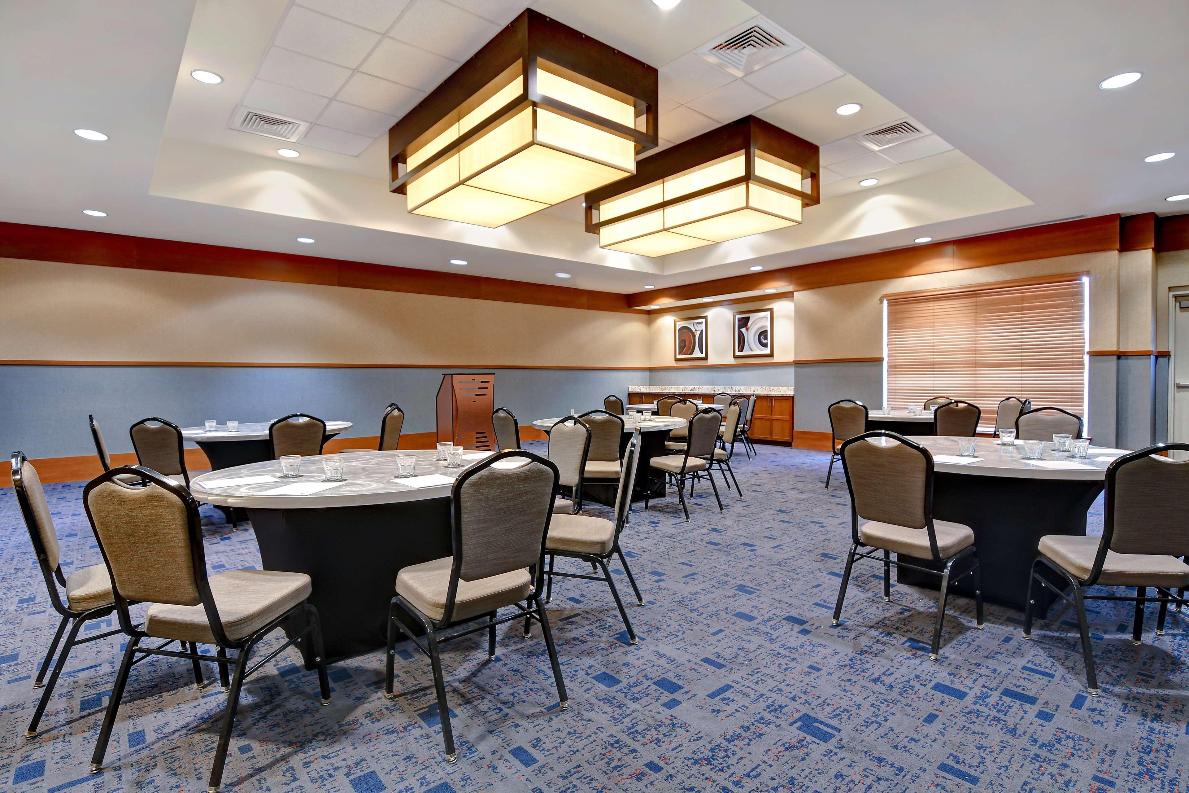 Doubletree By Hilton Phoenix- Tempe Exterior photo