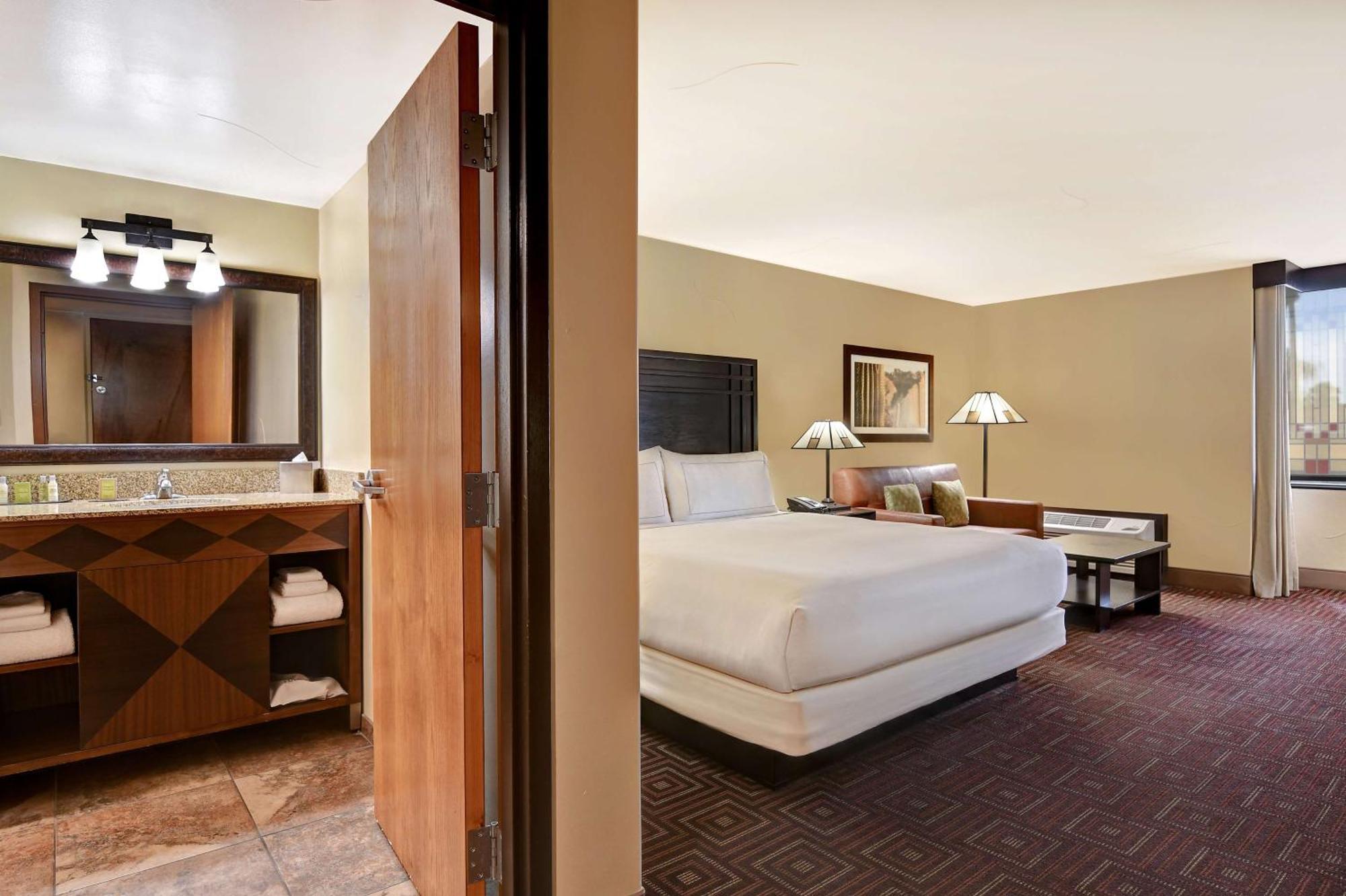 Doubletree By Hilton Phoenix- Tempe Exterior photo