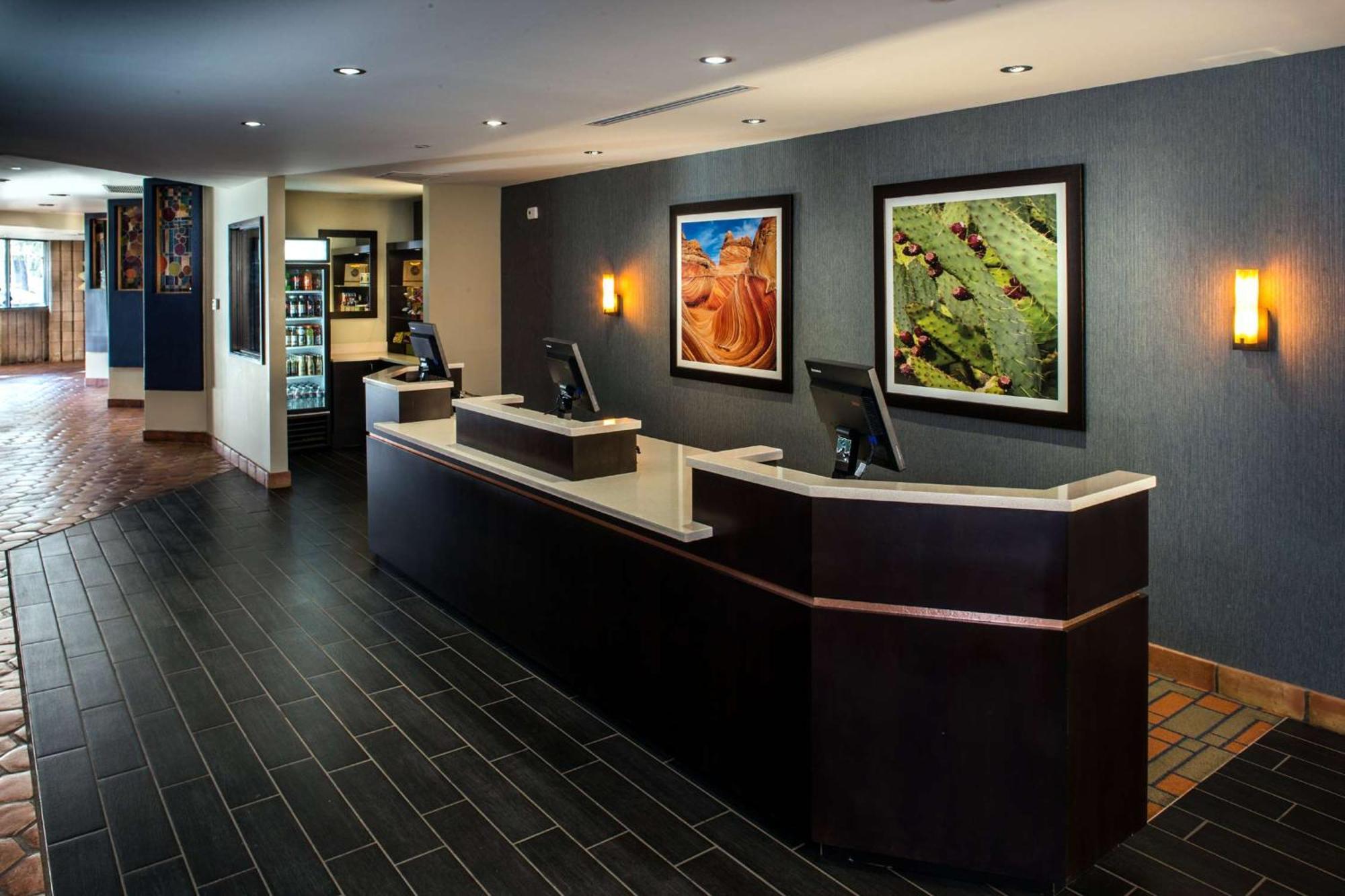 Doubletree By Hilton Phoenix- Tempe Exterior photo