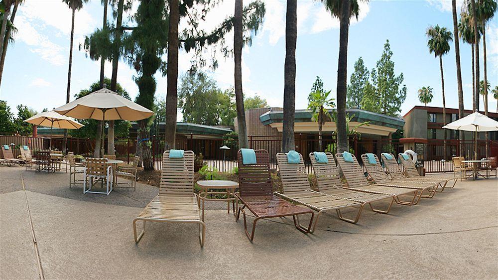 Doubletree By Hilton Phoenix- Tempe Exterior photo
